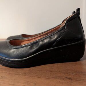 Vionic Women’s Black Leather Wedge Shoes — Comfort + Support — Size 7 W